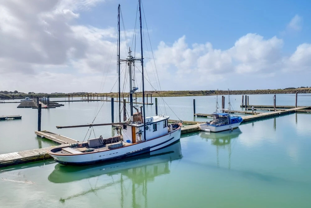 Charming Gold Beach Home < 1 Mi to Rogue River!