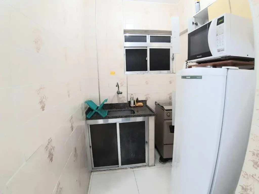 Sala-living/ 1 quadra da praia