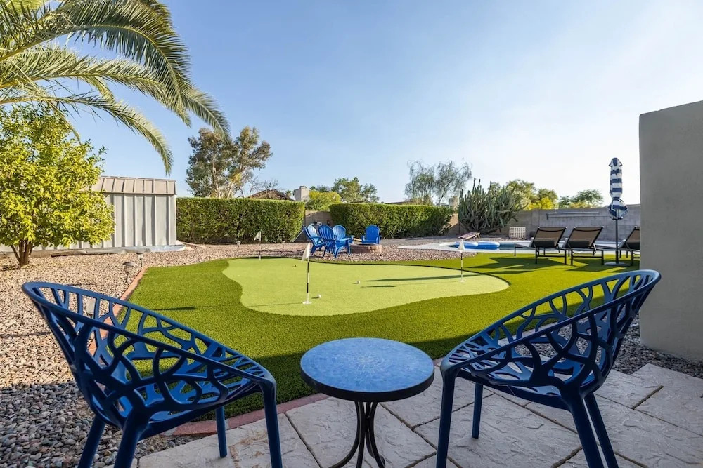 Scottsdale Waltann 3 Bedroom Home by RedAwning