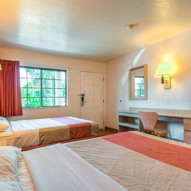 Motel 6-Pomona, CA - Los Angeles
