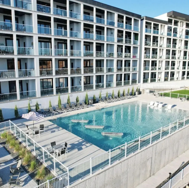 Upscale Lakeside Condo With Extraordinary Amenities at Topsider in Osage Beach 19mm
