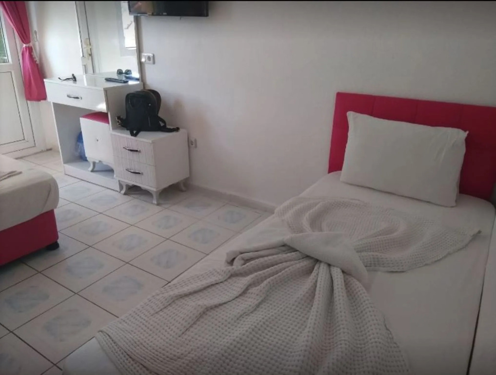 Happy Nur Hotel