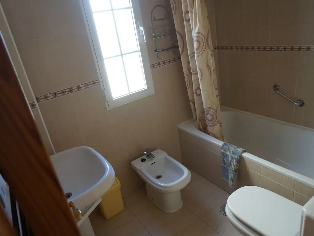 Lovely Apartment in Quiet Area near Beach
