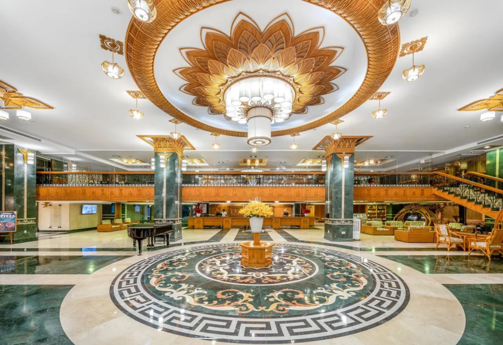 Green Plaza Hotel