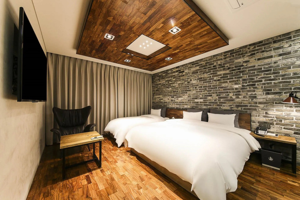 Yeoubi Hotel