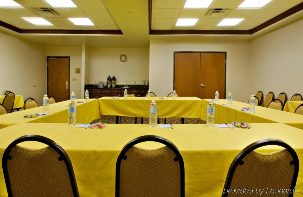 Holiday Inn Express & Suites Levelland by IHG