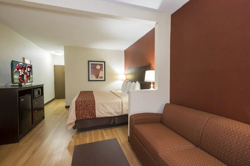 Red Roof Inn & Suites Cincinnati North-Mason