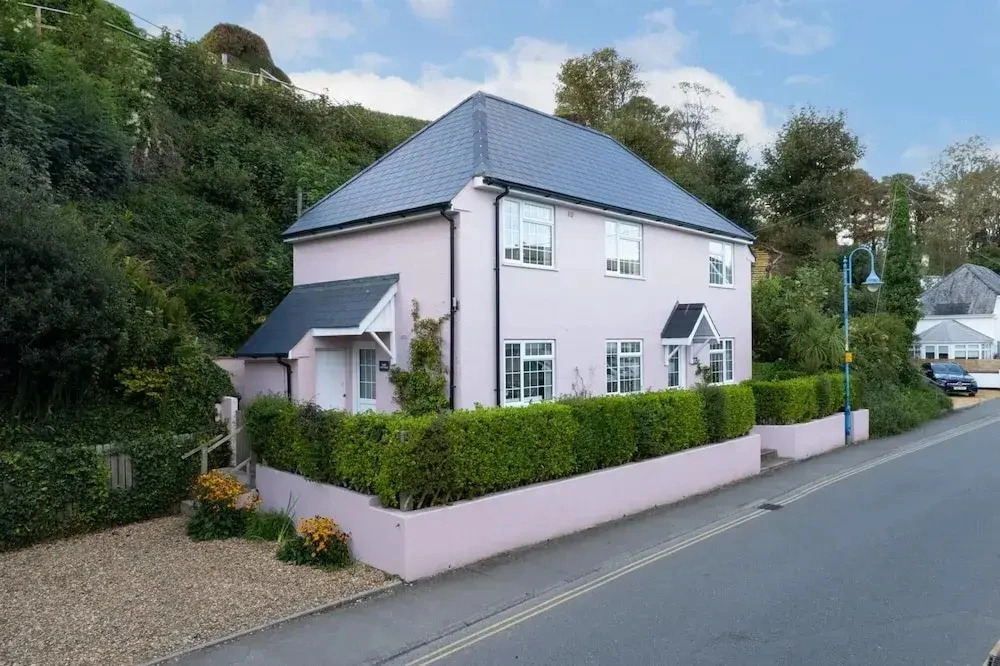 Ruby Cottage - Beachside Cottage With Views