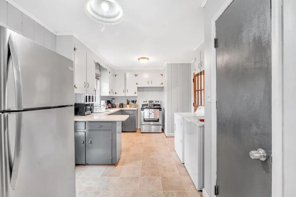 Spacious 2BR Duplex - Near Uptown Charlotte
