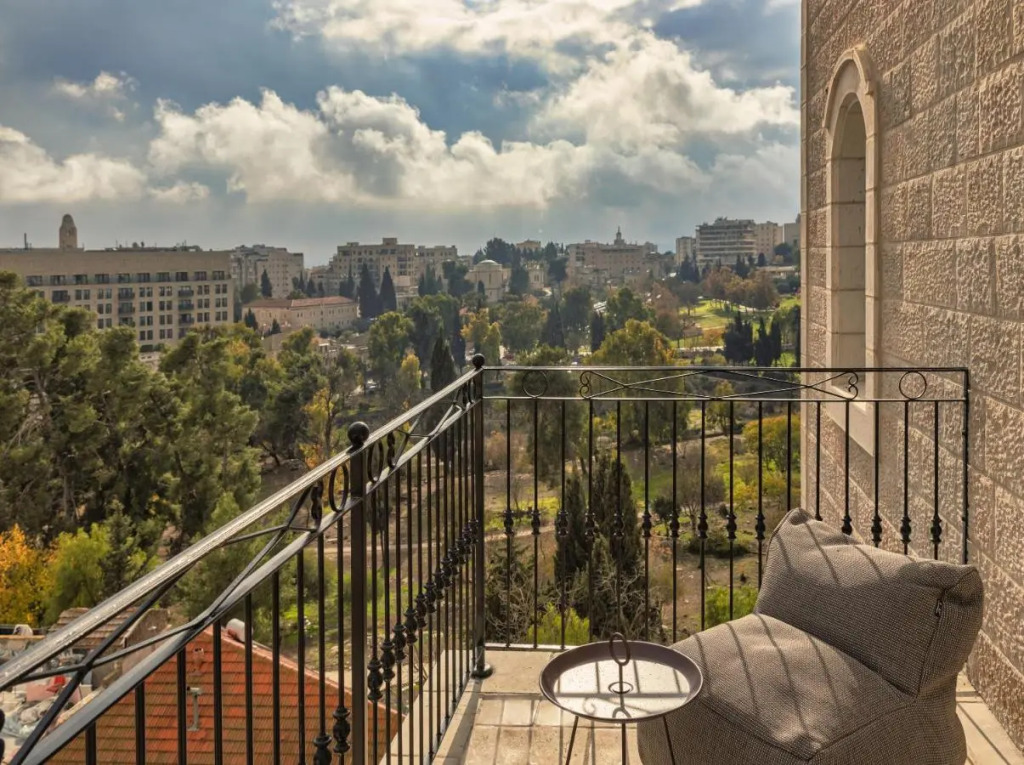 Brown Mamilla, a member of Brown Hotels