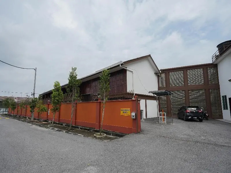 Oyo 89334 Little Kampung Studio
