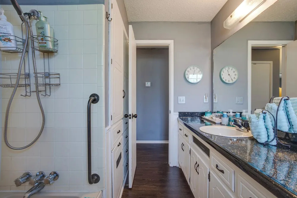 Norman Home w/ Yard, Walk to Park & OU Campus!