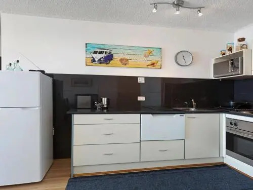 Oceanic 2 - On Main Beach!