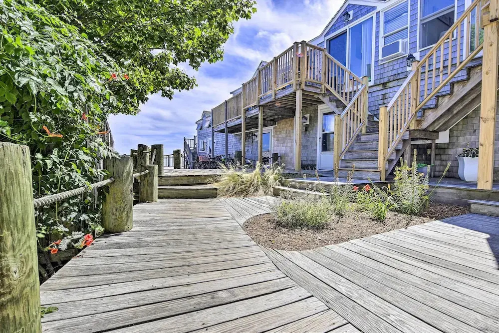 Harbor Views + Private Deck: Waterfront P-town Apt