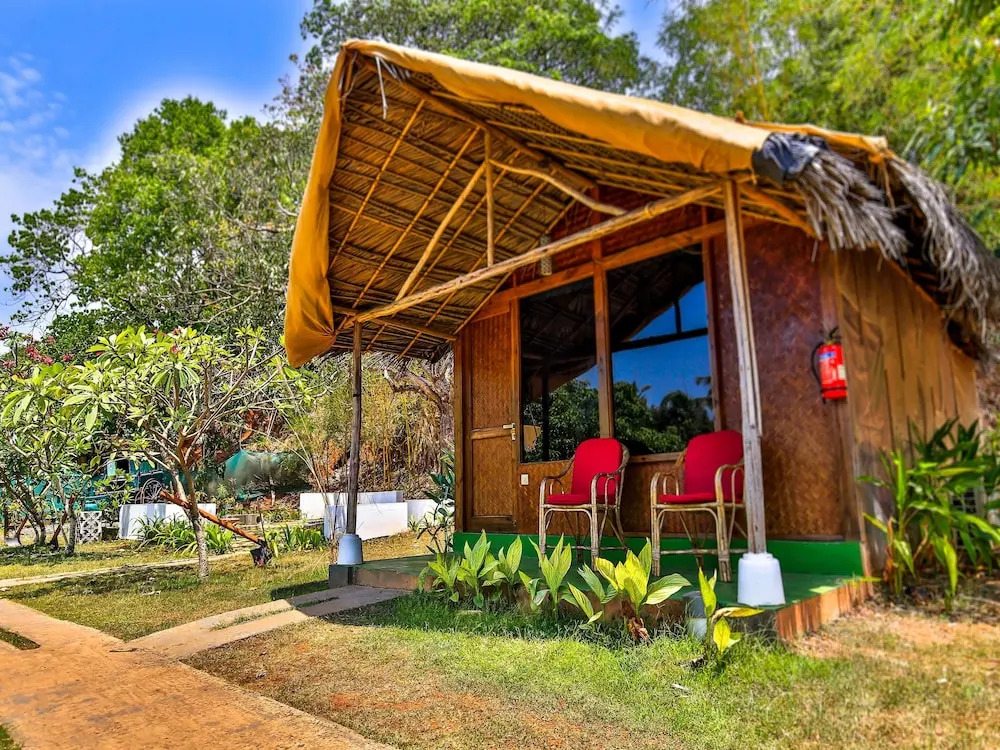 OYO 14372 Varty's Hillside Huts