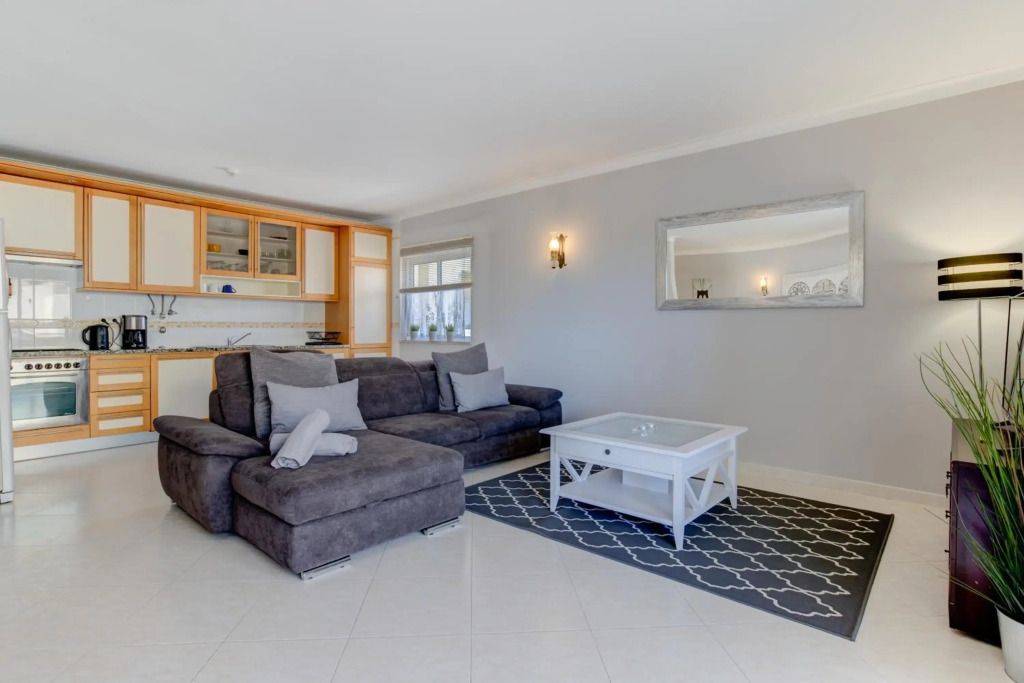 2 Bedroom Apartment with Pool in Vila Marachique, Alvor