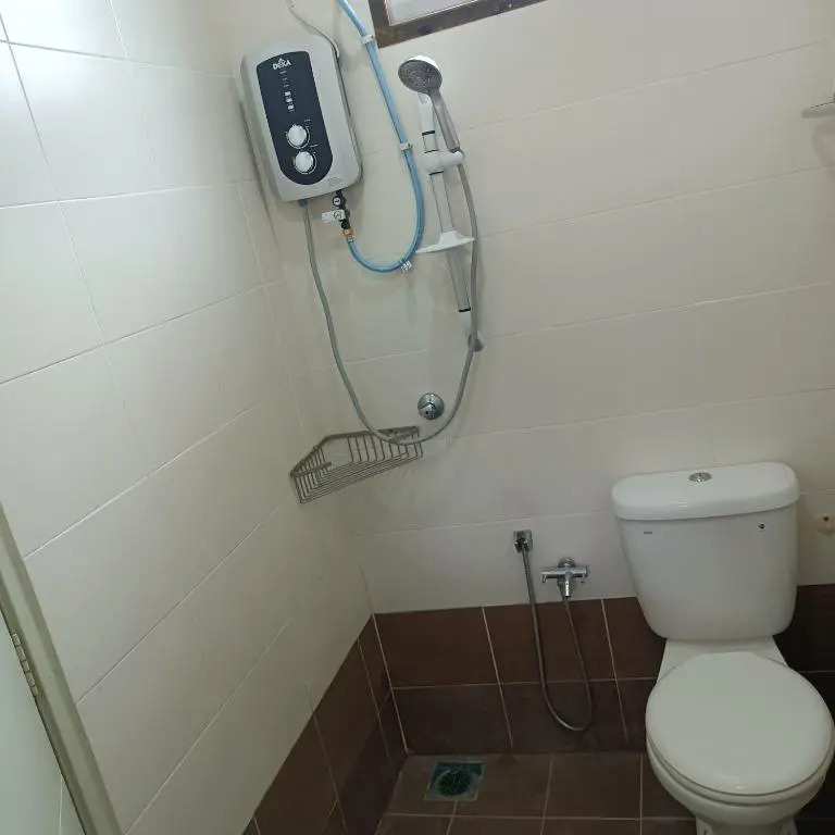 4 Bedrooms Homestay, Fully Aircond in Sendayan by DKAY HOMES I 10-15 pax