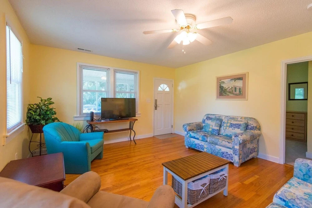 W Huron 110 2 Bedroom Holiday Home By My Ocean Rentals