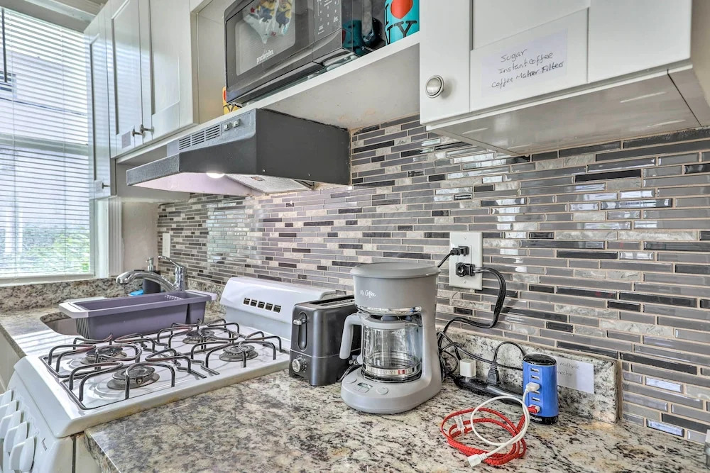 Sunny Miami Beach Condo Steps to Boardwalk!