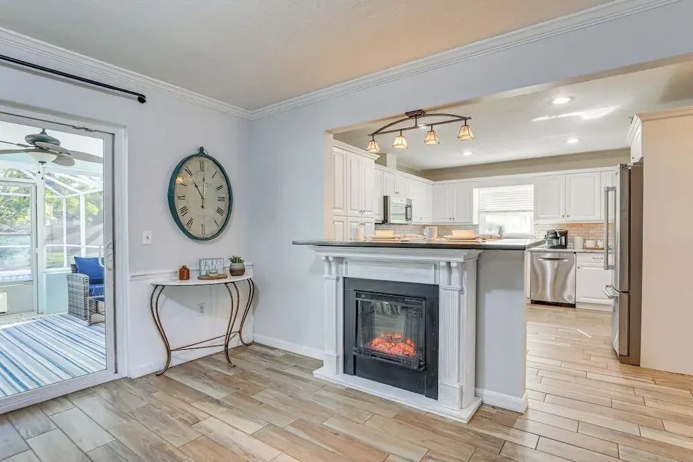 Pet-friendly Home w/ Heated Pool in Bradenton