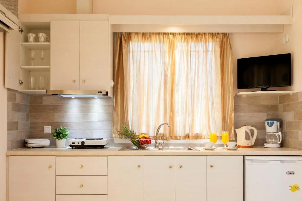 Tasoula Studios & Apartments