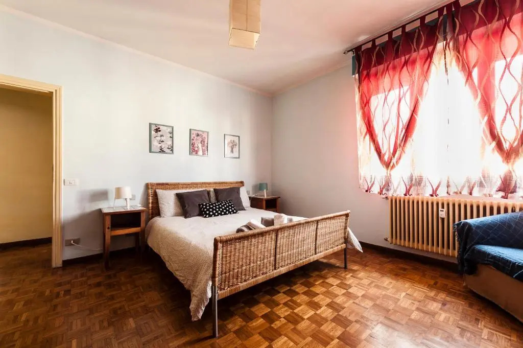 Hostly - Light and Wood near the Tower - 100sqm, 6 pax, 2 Bedrooms, Town Center