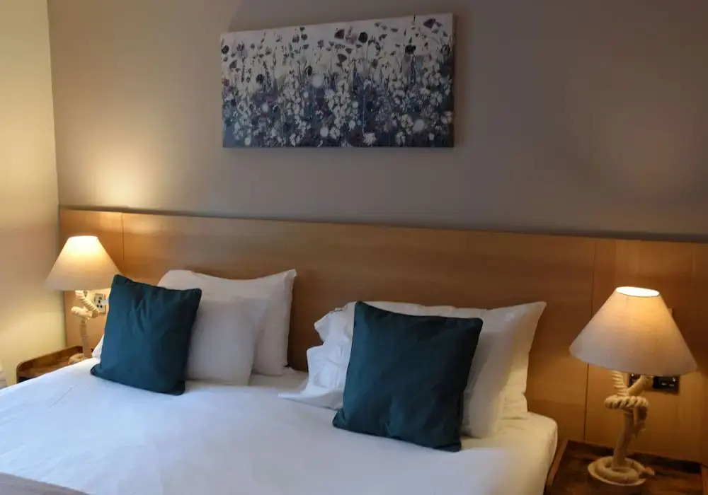 Crossways Inn