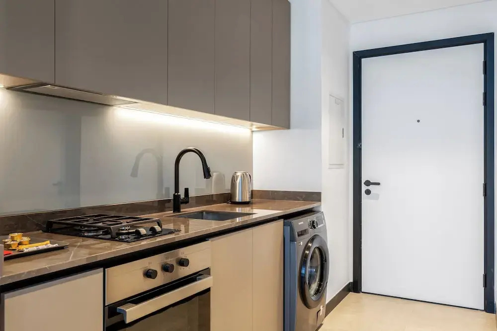 Waves - Premium Studio Stay in the He