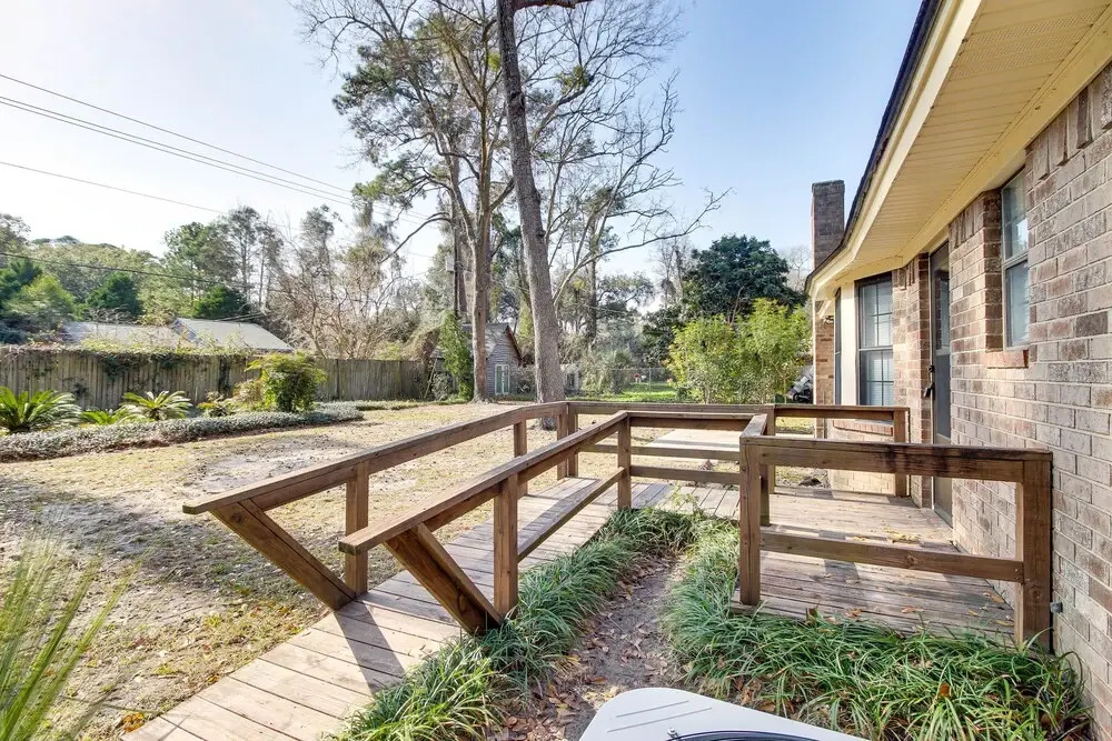 Single-story Savannah Home w/ Private Backyard!, Savannah