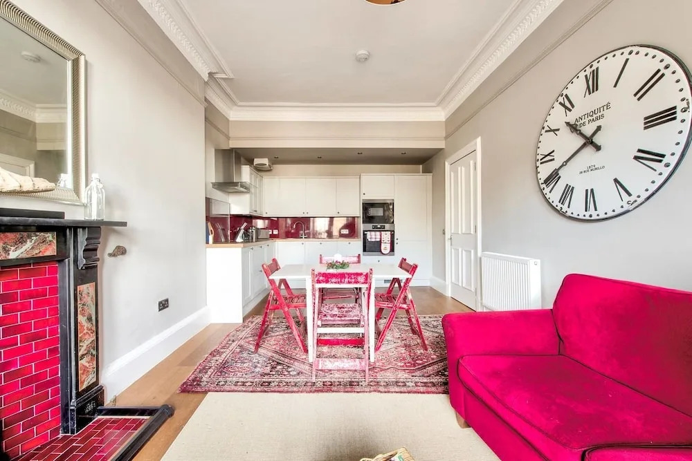 Homely 2 Bedroom Apartment Close To City Centre