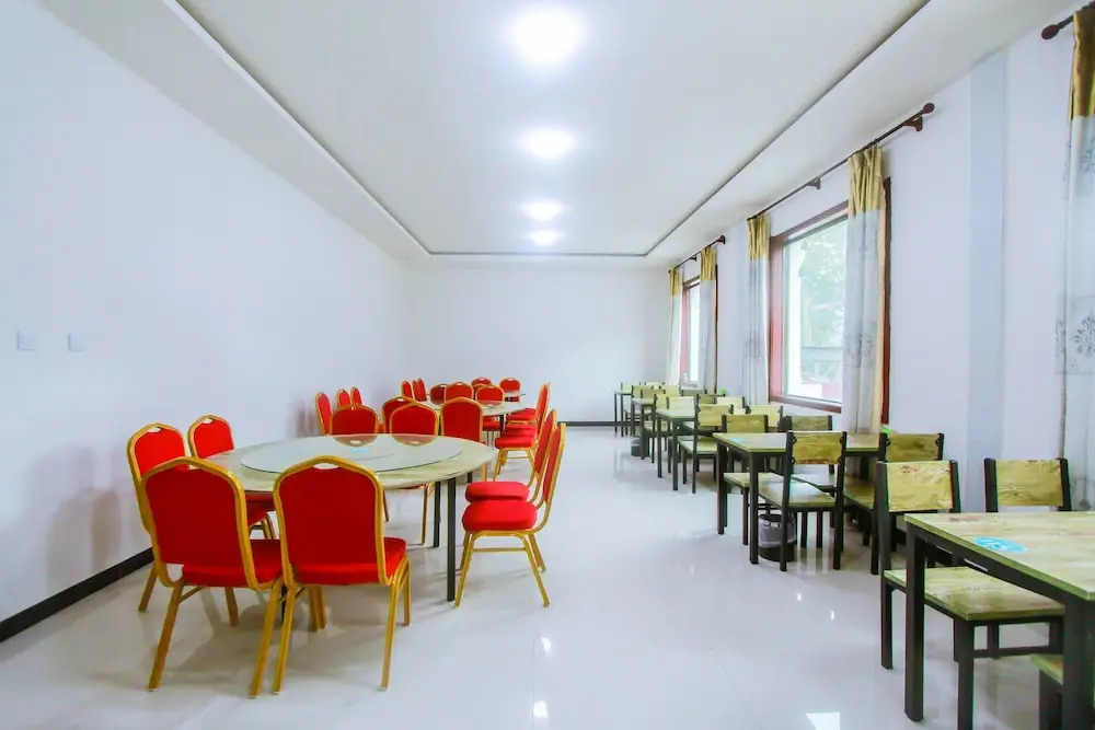 Yijie Holiday Hotel  Laiyuan Baishishan