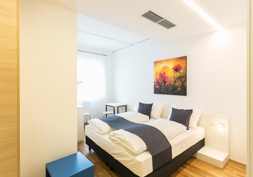 sHome Self-Check-in Hotel Graz