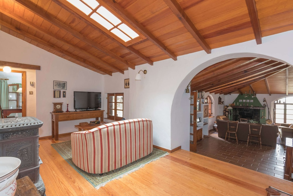 Casa Vacacional con Piscina en Caideros