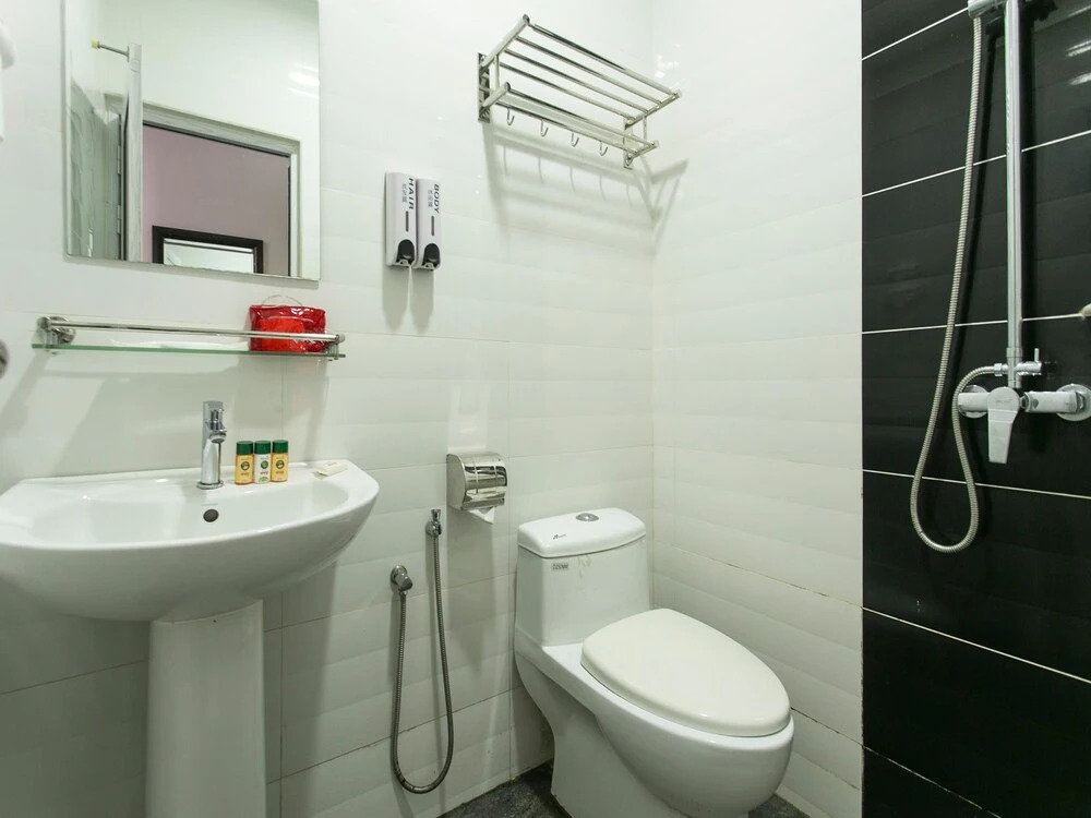OYO 286 Uptown Hotel