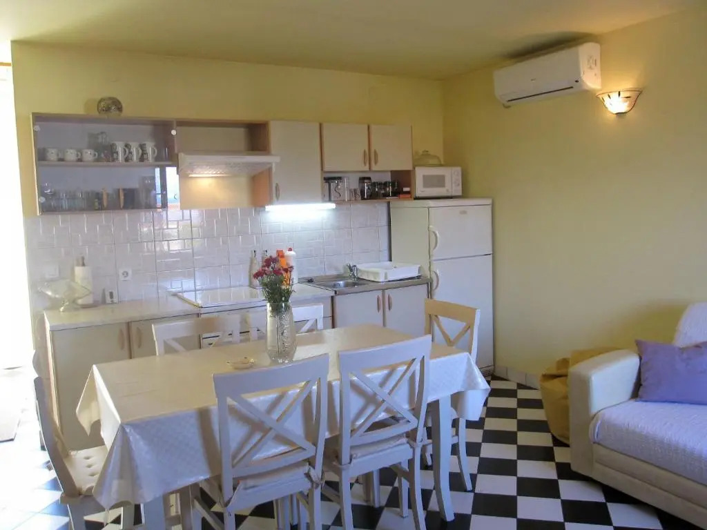 Apartment Siniša - 300 m from beach