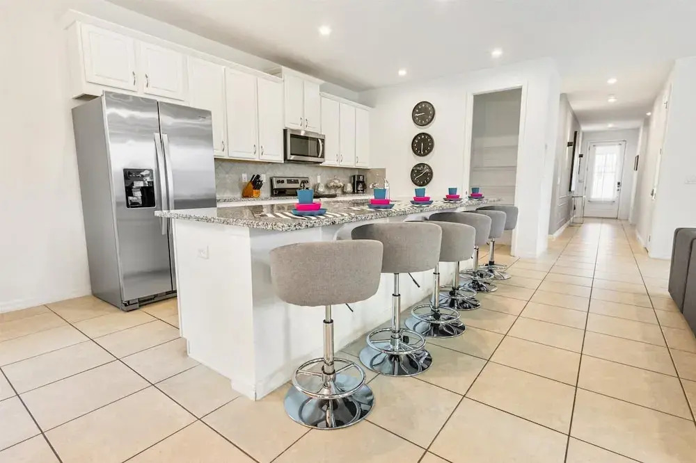 Spacious 6-bedroom Home With Private Pool & Spa in Solara Resort Just 7 Miles to Disney!