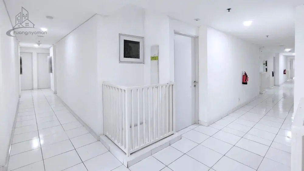 Elis Room at Aeropolis by Ruang Nyaman