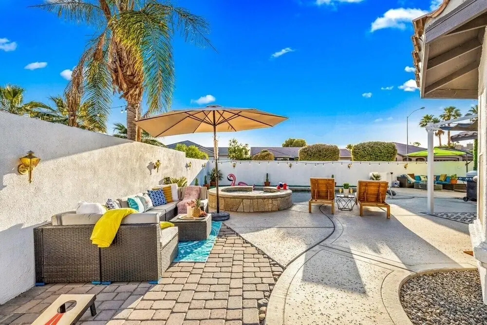 Relaxing 4BR Retreat w/ Refreshing Pool