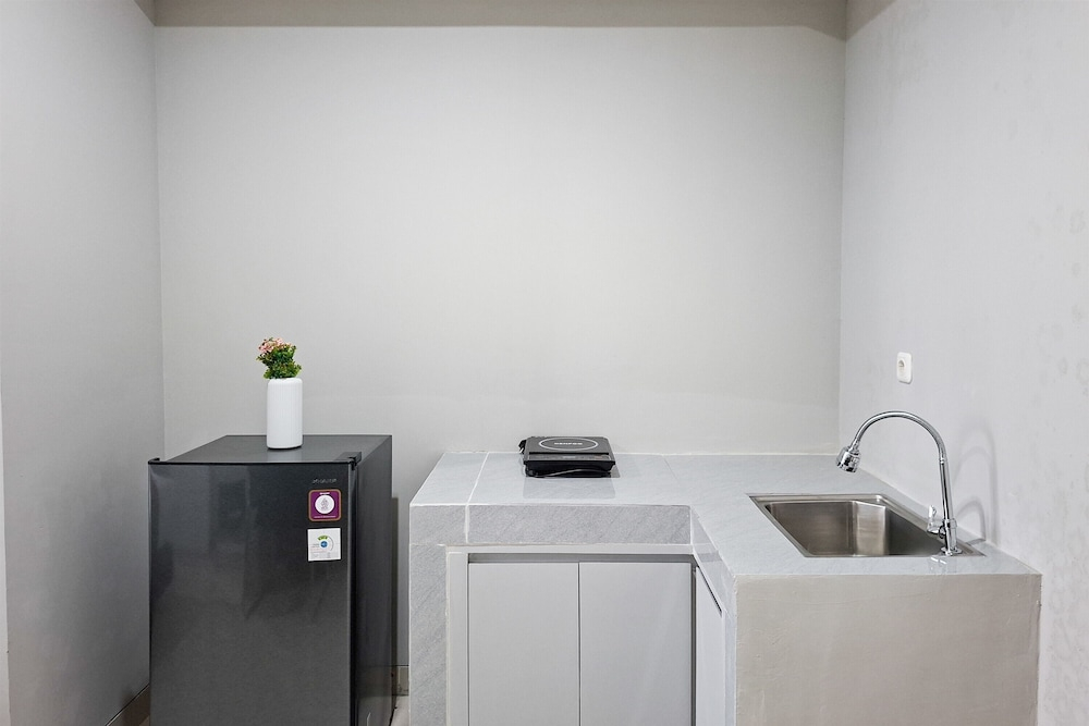 Stunning And Homey Studio Apartment The Ayoma