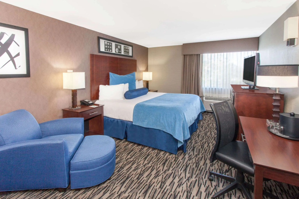 Wyndham Garden Elk Grove Village - OHare