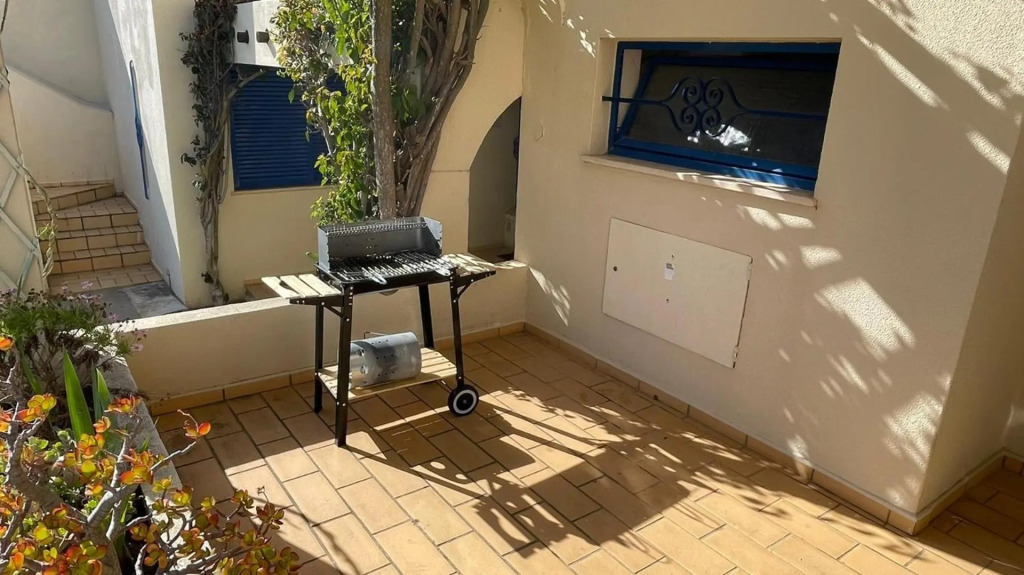 Superb Apartment with patio and pool view - BM