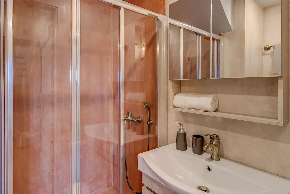 Traditional Stonebuilt Villa Leonanto with Heated Pool, only 5 Km from a Sandy Beach