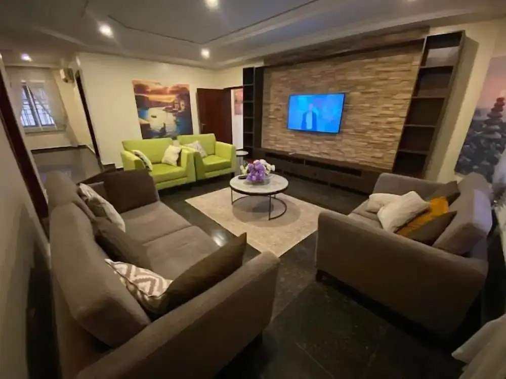 Highgate Apartment