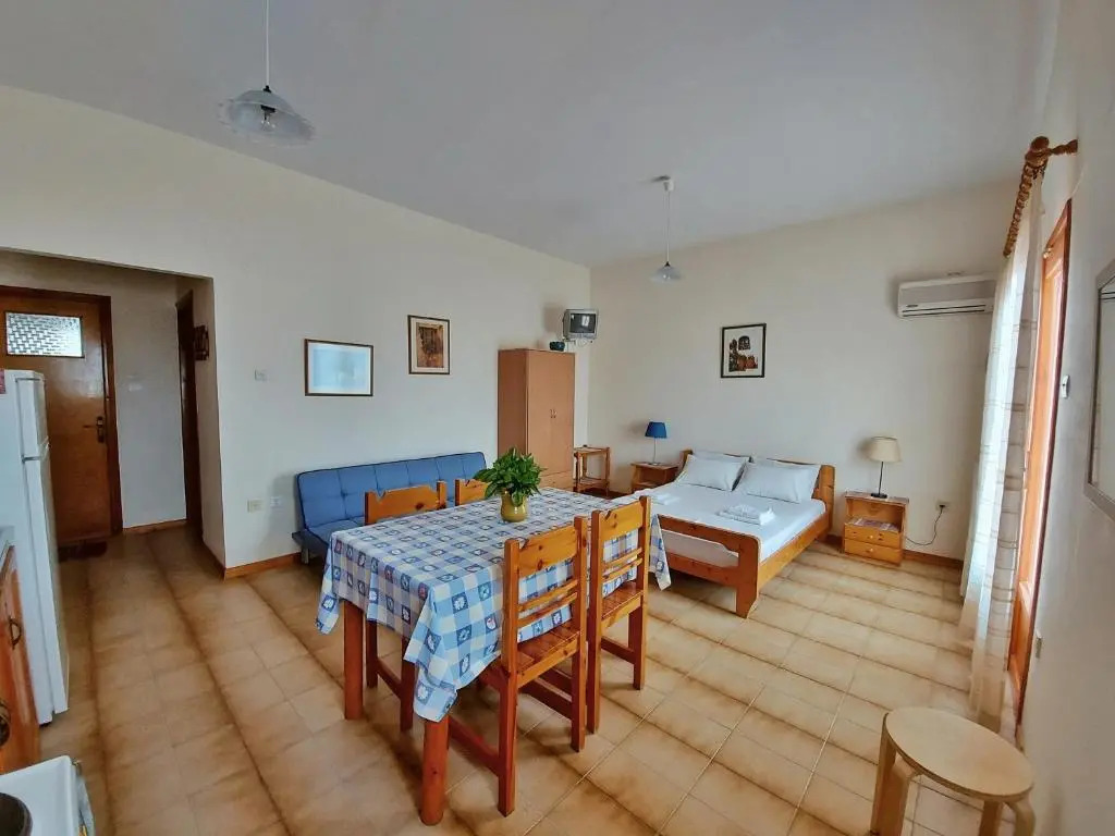 Seaview- 2 Space - selfcatering Apartment - Helen No 3