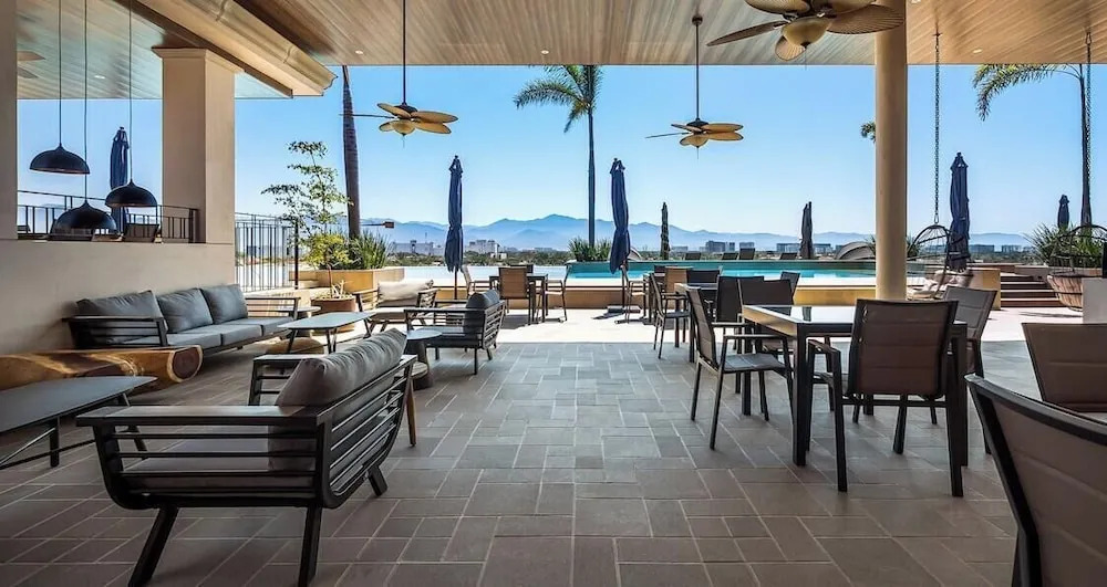 Equipped 3BR House - Pool - Gym - 5 min to Beach