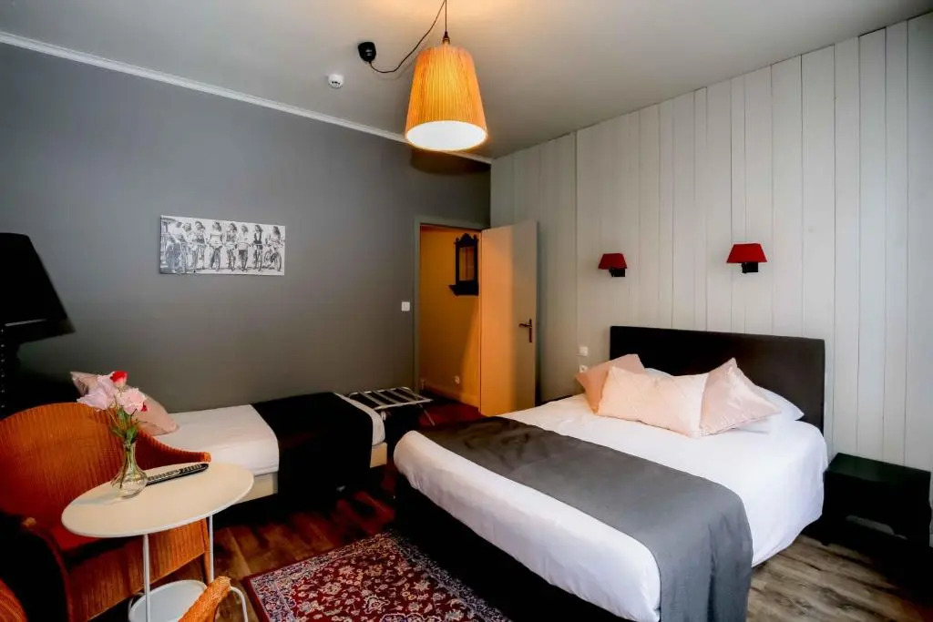 Hotel Rose Red