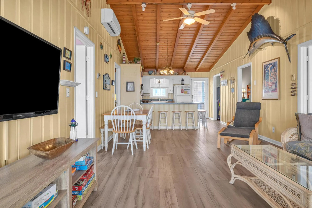 Cabana Boy by Oak Island Accommodations