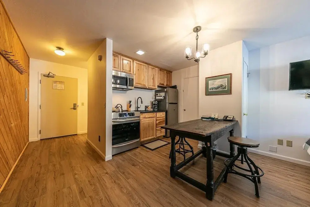 112 Bldg B 1 Bedroom Condo