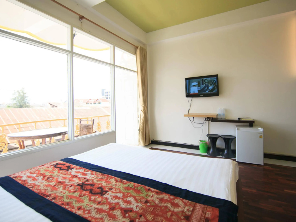 New iHouse Hotel - Hostel