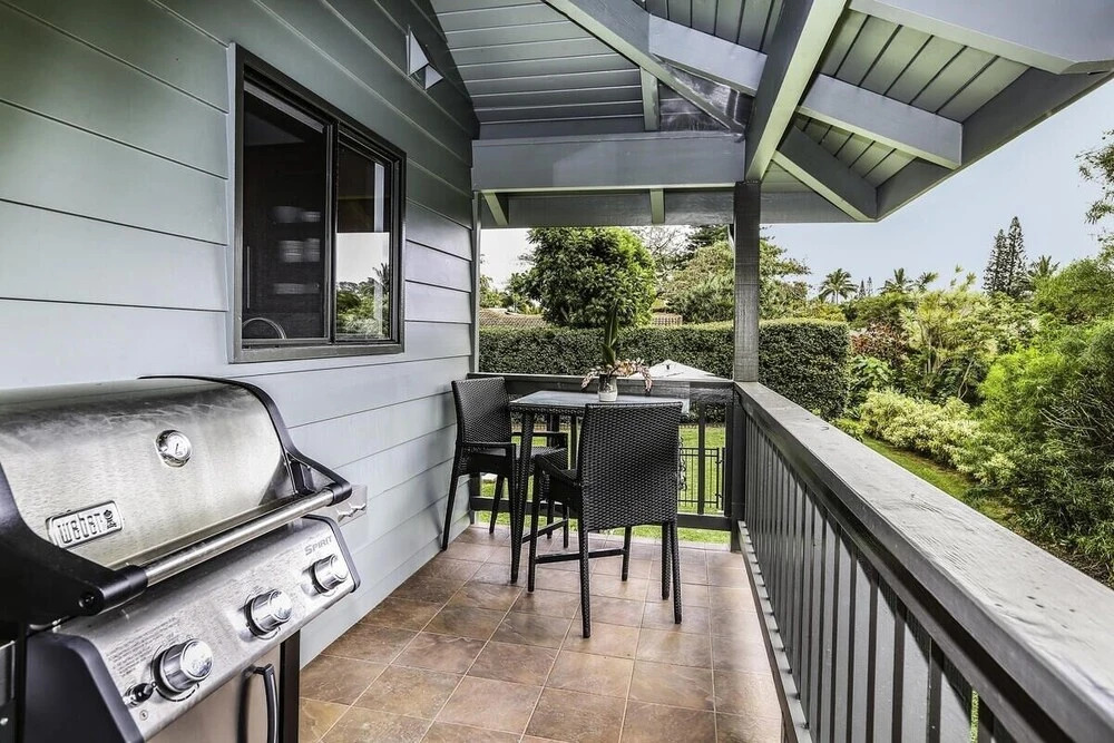 Hale Kaweonui home